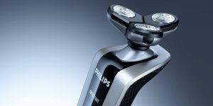 Philips Rasierer Arcitec vor Verlaufhintergund